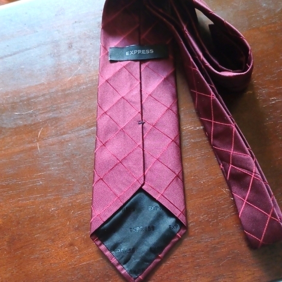 express Cherry Wine Silk Necktie - Picture 4 of 4